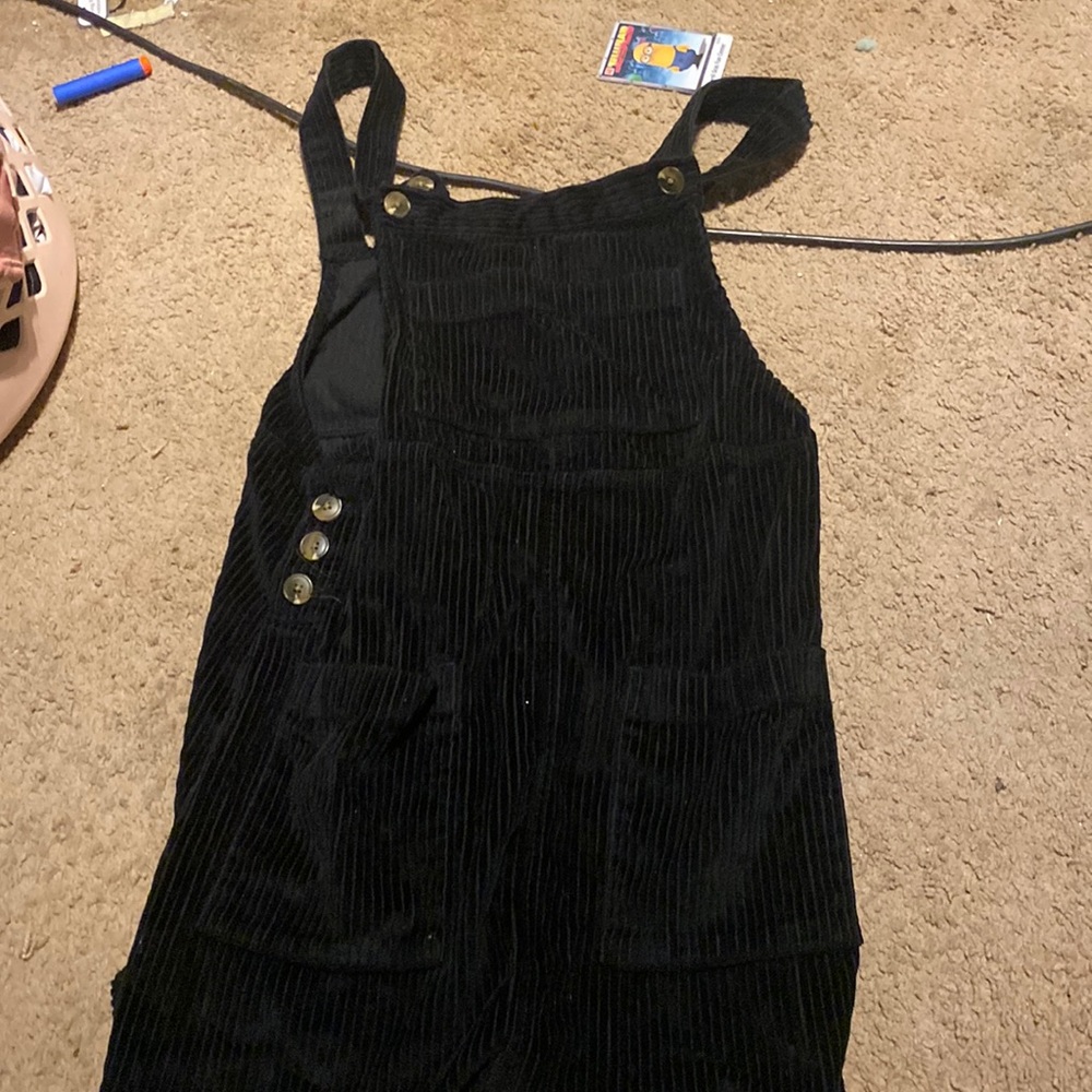 it’s a corduroy super freaking cute!! worn once
